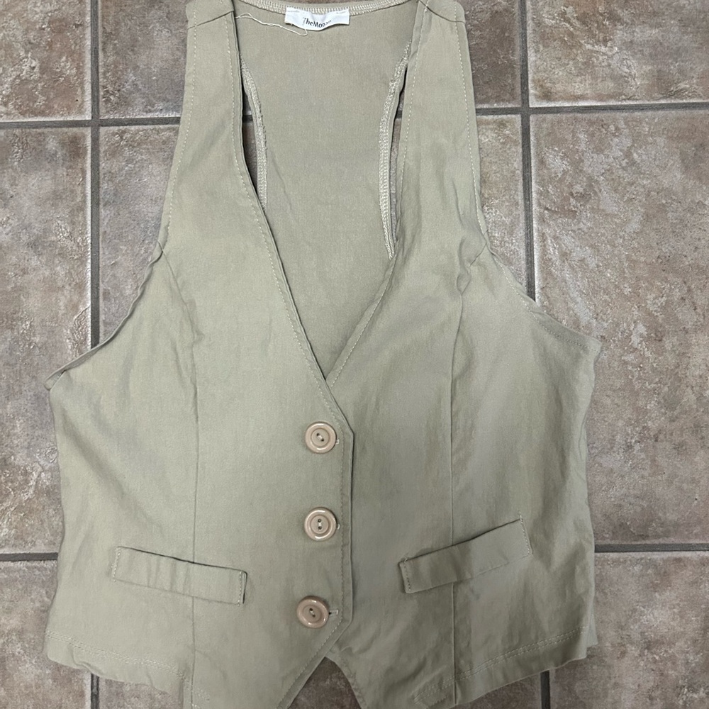The Morgan Beige StretchyButton-Up Vest Size Large